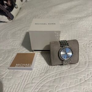 Michael Kors Darci 3Hand Silver-Tone Stainless Steel Women's Watch Model: MK3190